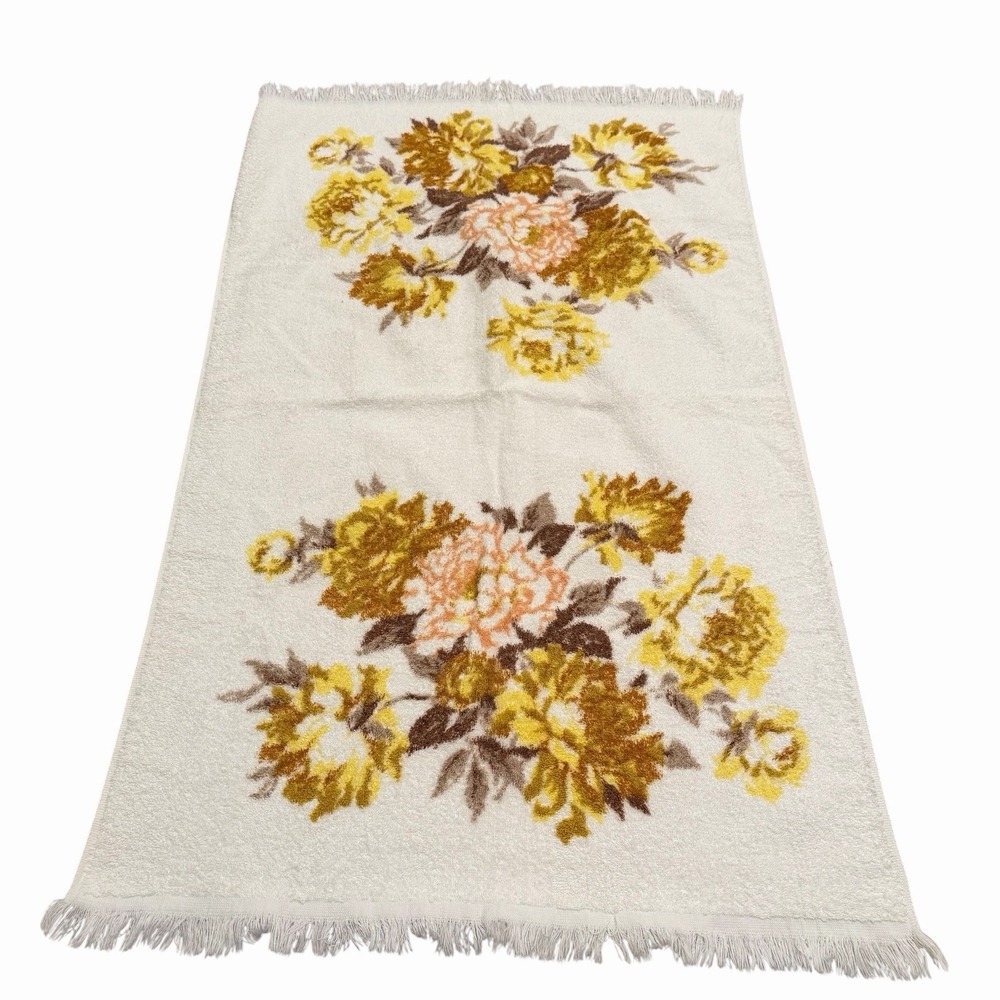 VTG Treasure Chest Towel‎ Yellow Gold Floral Fringe 60s 70's 24x37 Flowers MCM